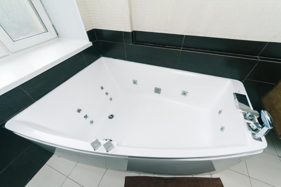 Hotrent Pechersk Lesy 20/22 키예프 외부 사진